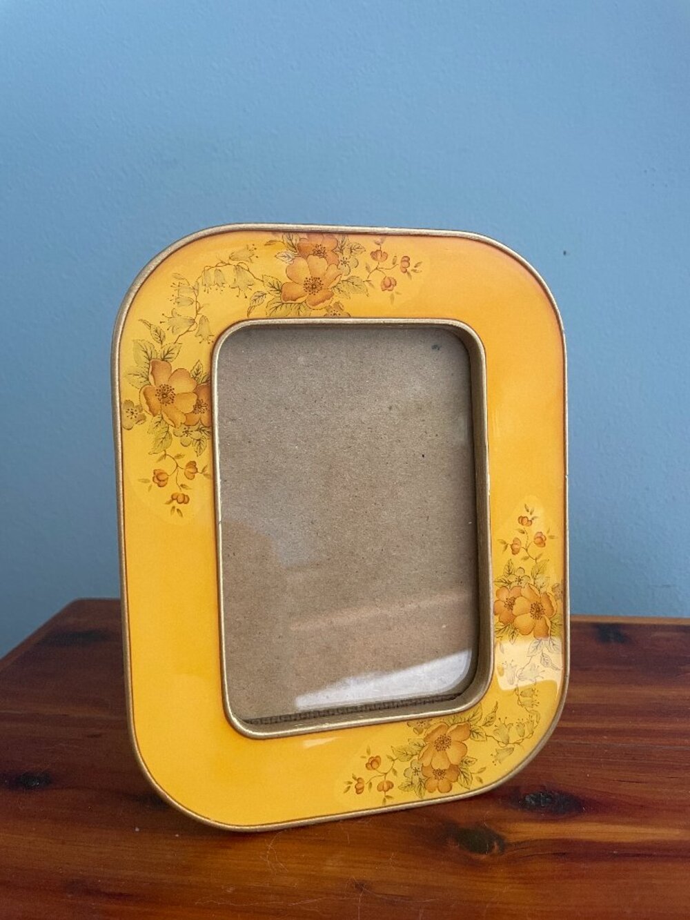 Vintage Bucklers Fifth Avenue Enamel Picture Frame Floral Background 6.5" x 5"